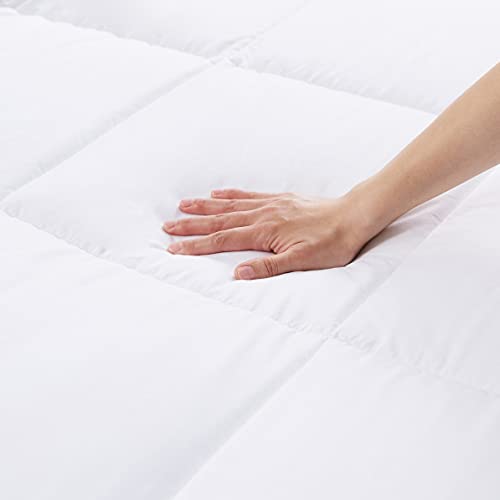 Amazon Basics Down Alternative Bedding Comforter Duvet Insert - Full / Queen, White, All-Season