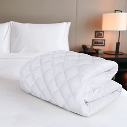  Quilted Fitted Mattress Pad (Queen) - Elastic Fitted Mattress Protector - Mattress Cover Stretches Up To 16 Inches Deep - Machine Washable Mattress Topper