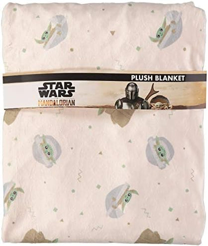  STAR WARS Mandalorian Baby Unisex Plush Blanket – Baby Yoda Baby Gifts - Soft Baby Blankets (Off-White/Green, 0-12 Months)