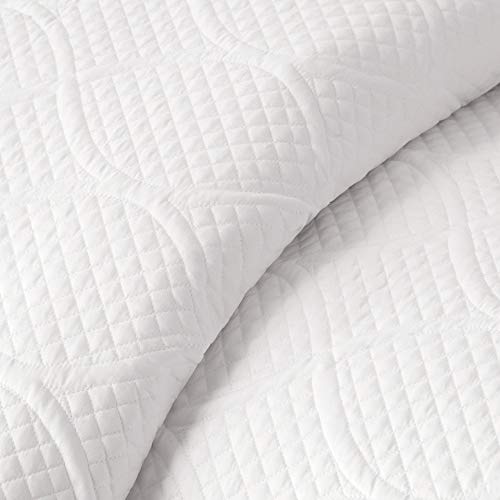  Madison Park Corrine King/Cal King Size Quilt Bedding Set - White, Patterned Texture – 3 Piece Bedding Quilt Coverlets – Ultra Soft Microfiber Bed Quilts Quilted Coverlet