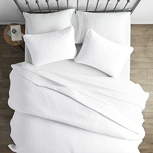  Linen Market 3 Piece White Quilt Queen Size Bed Set - A Lightweight Bedspread & Machine Washable Quilts - Includes Quilted Coverlet And Two Pillow Shams - Perfect Bedding Quilts