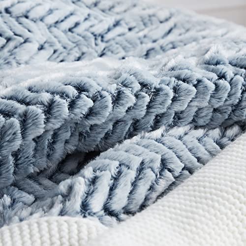  Cozy Peaks - Coma Inducer Oversized Queen Comforter Set - Chevron Frosted Navy