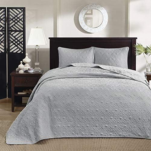  Madison Park Quebec Reversible Quilt Set Damask Design, Double Sided Stitching All Season, Lightweight Bedspread Bedding Set, Matching Sham, Cream, King(120"x118") 3 Piece
