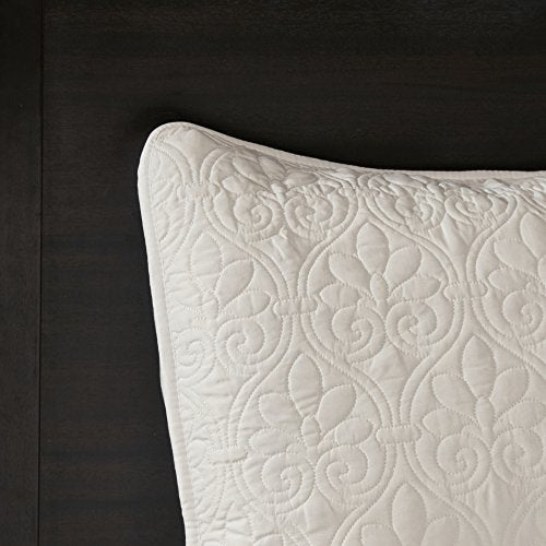  Madison Park Quebec Reversible Quilt Set Damask Design, Double Sided Stitching All Season, Lightweight Bedspread Bedding Set, Matching Sham, Cream, King(120"x118") 3 Piece