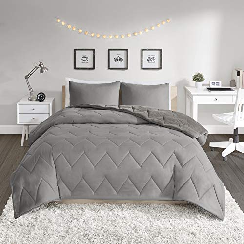  Intelligent Design Kai Solid Chevron Quilted Reversible Ultra Soft Microfiber To Cozy Plush Zipper Closure Comforter Set Bedding, Full/Queen Size, Grey