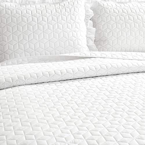  French Country Geo Ruffle Bedding, 3-Piece Bedspread Set (King, White)