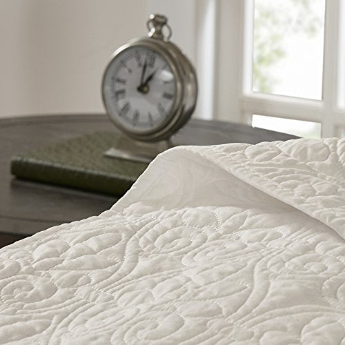  Madison Park Quebec Reversible Quilt Set Damask Design, Double Sided Stitching All Season, Lightweight Bedspread Bedding Set, Matching Sham, Cream, King(120"x118") 3 Piece