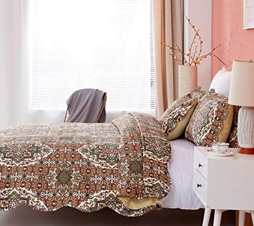  DaDa Bedding Earthy Cross Motif Folk Bedspread - Cozy Arabian Moroccan Ogee Rustic Antique Style Quilted Coverlet Set - Scalloped Edges Warm Tones Burnt Orange Brown Olive Green - Cal King - 3-Pieces