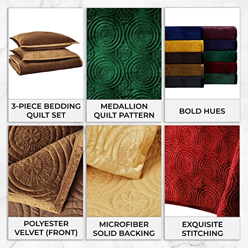  Tribeca Living Oversized Velvet Quilt, Three Piece Queen Bed Set, 260GSM Soft Velvet Quilted Set Includes One Quilt & Two Sham Pillowcases, Capri Emerald Green