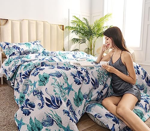  CHESITY 3-Piece Ocean Quilts Set Full/Queen Size Beach Bedspread Lightweight Coastal Bedding Reversible Bedding Cover Nautical Coverlet Set Seaweed Starfish Beach(90"x90")